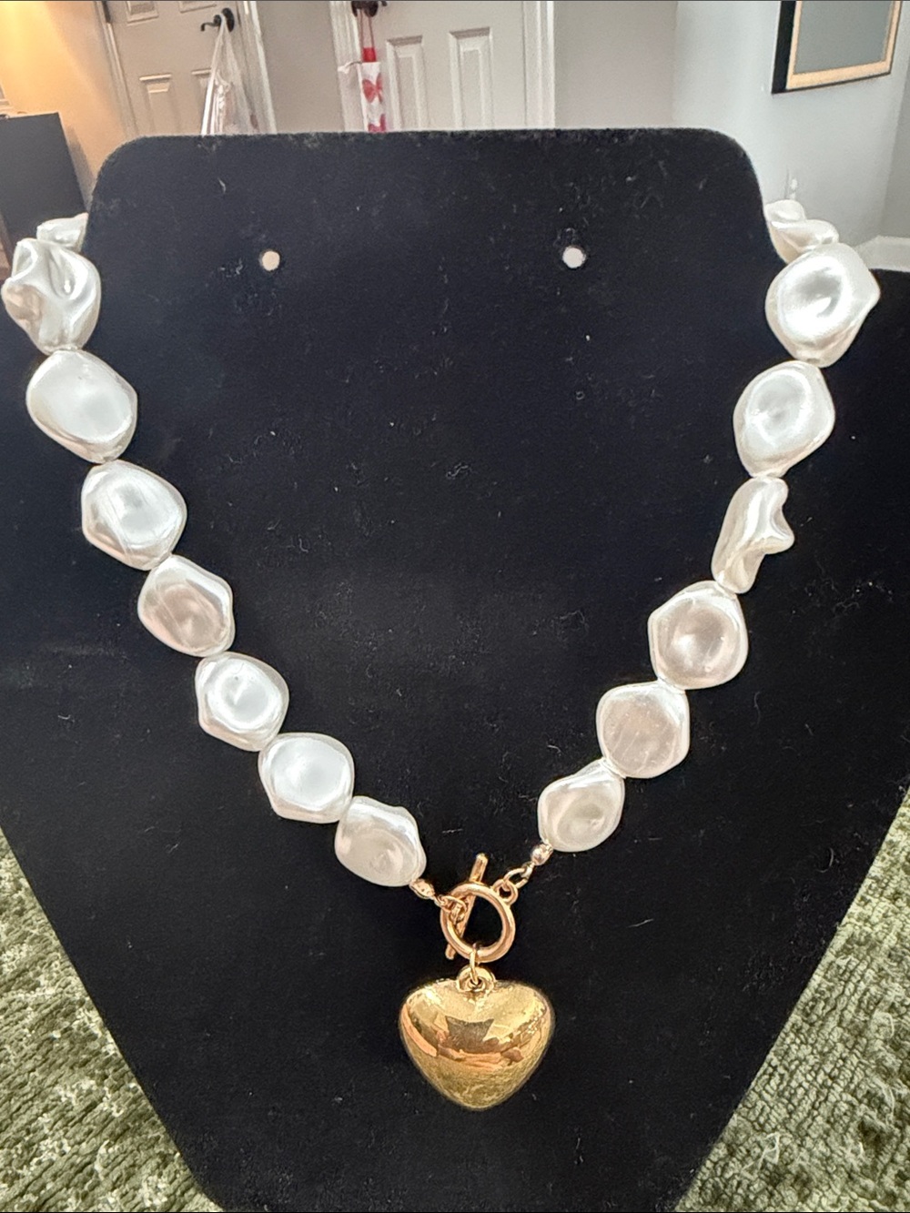 Gold Heart Pendant Pearl-Style Necklace - White